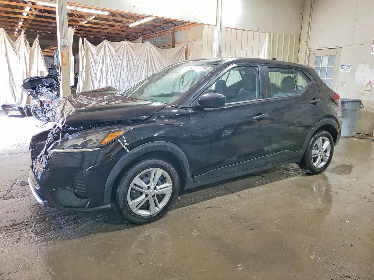 Salvage Nissan Kicks Play Image