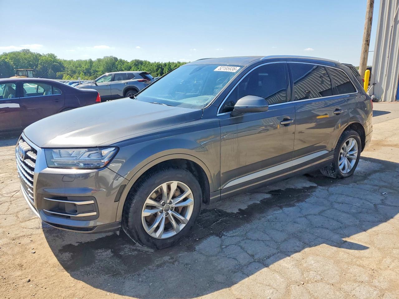 Salvage Audi Q7 Image