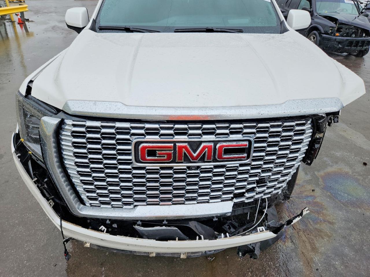 GMC Yukon Denali
