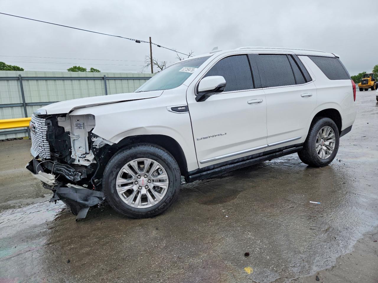 Salvage GMC Yukon Image