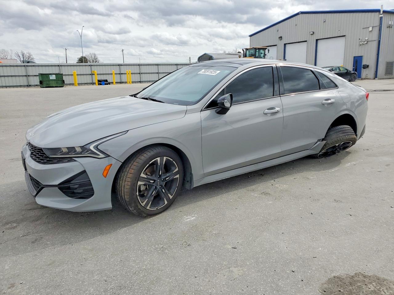 Salvage Kia K5 Image