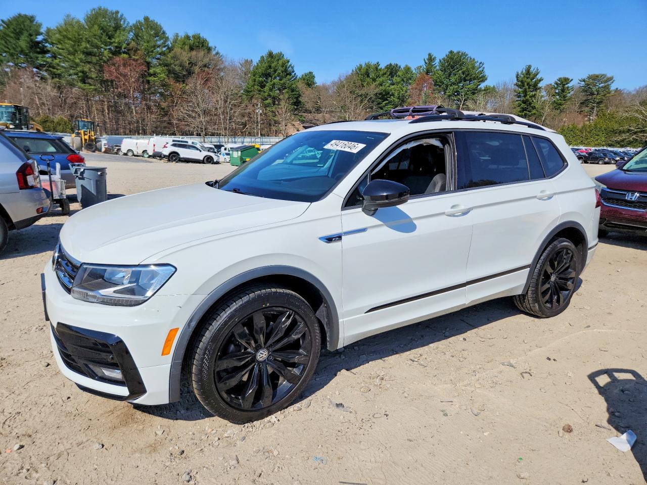 Salvage Volkswagen Tiguan Image