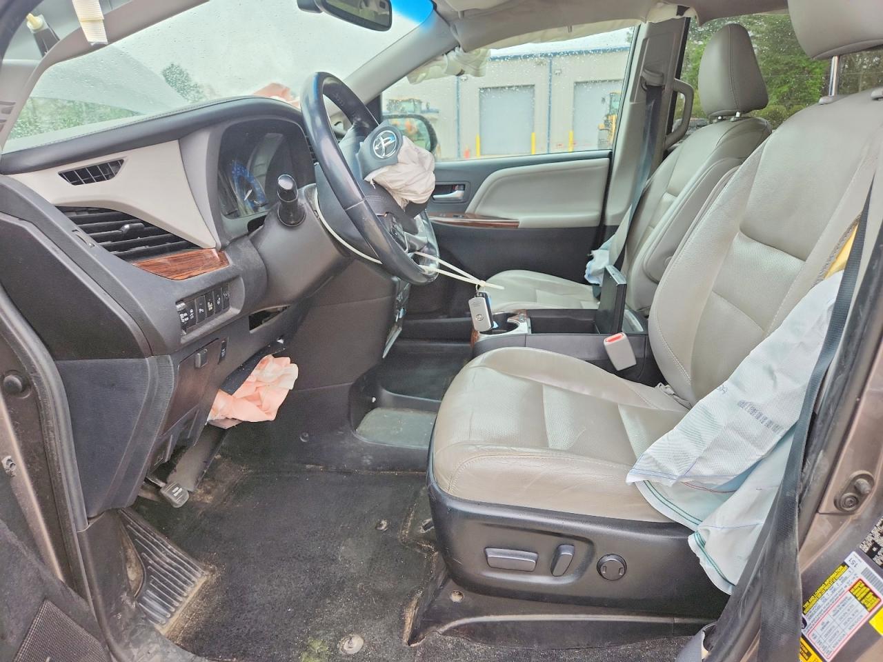 Toyota Sienna Limited Premium 7-passenger