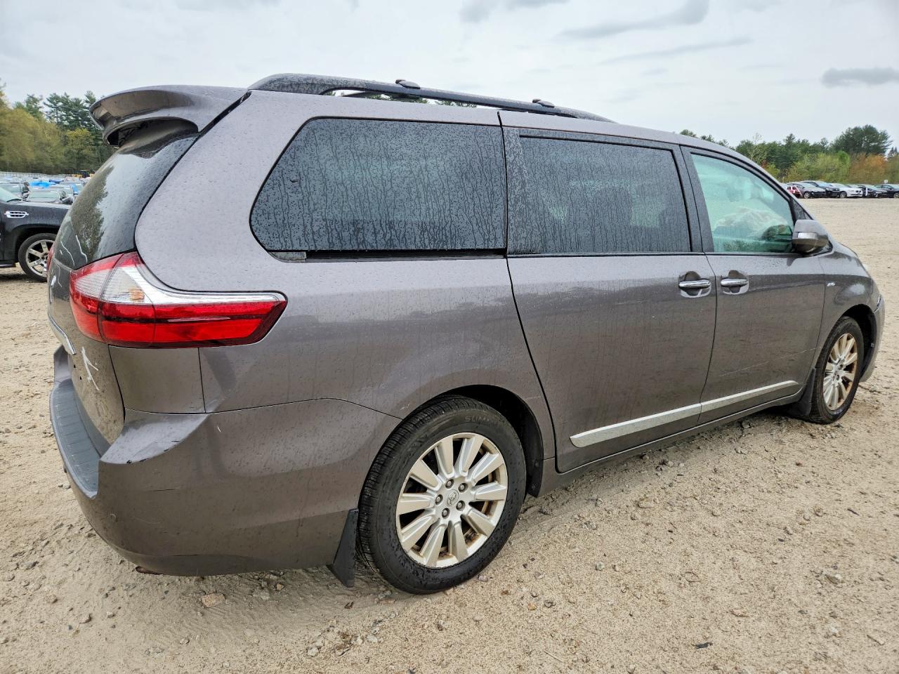 Toyota Sienna Limited Premium 7-passenger