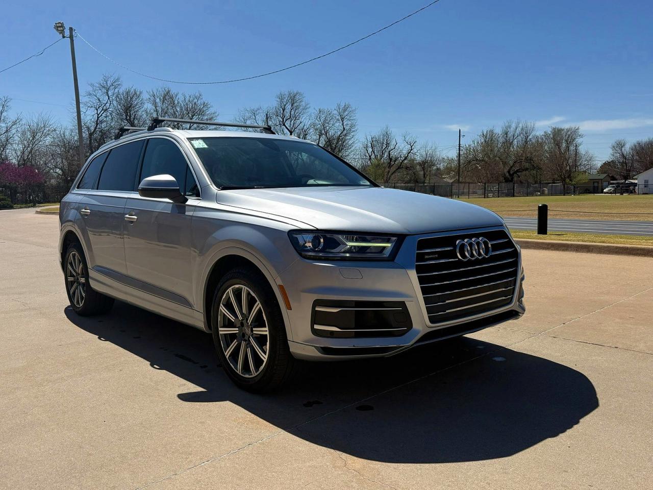 Salvage Audi Q7 Image
