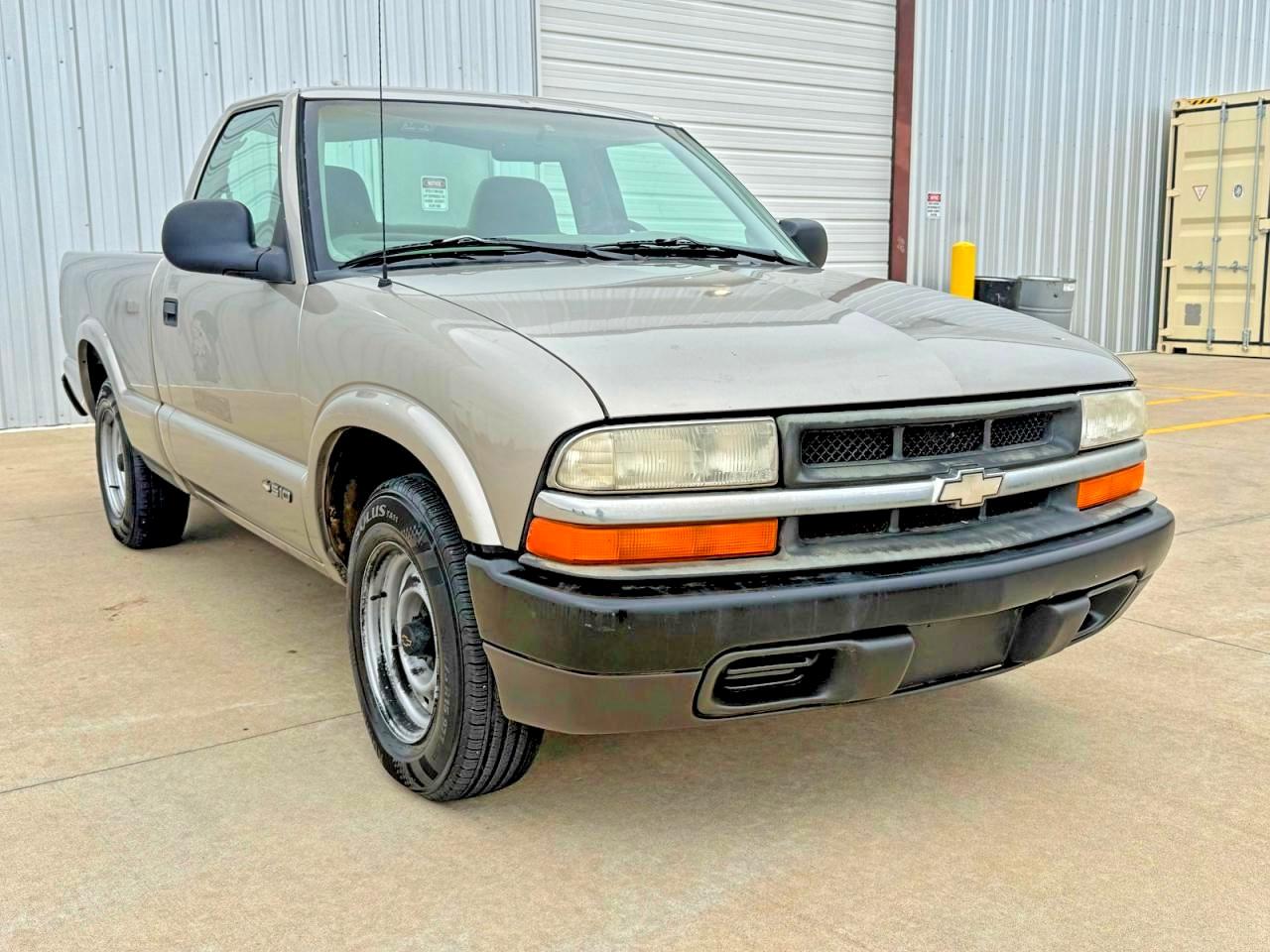 Salvage Chevrolet S-10 Image