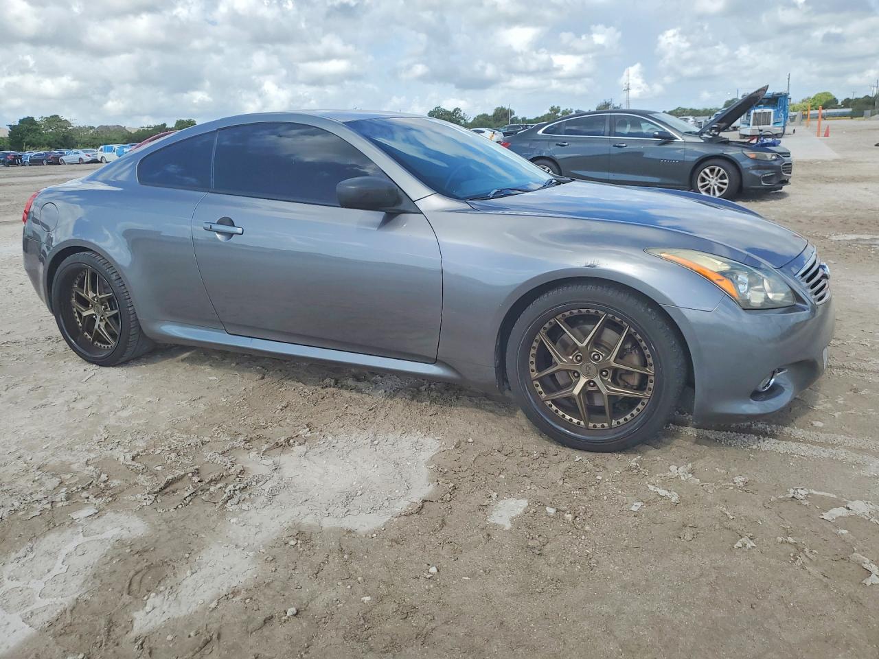 INFINITI G37 Base