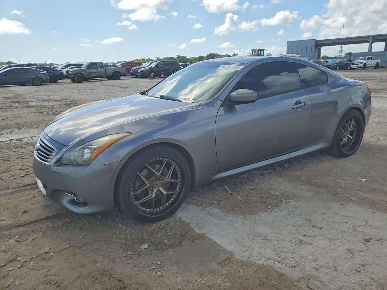 Salvage INFINITI G37 Image