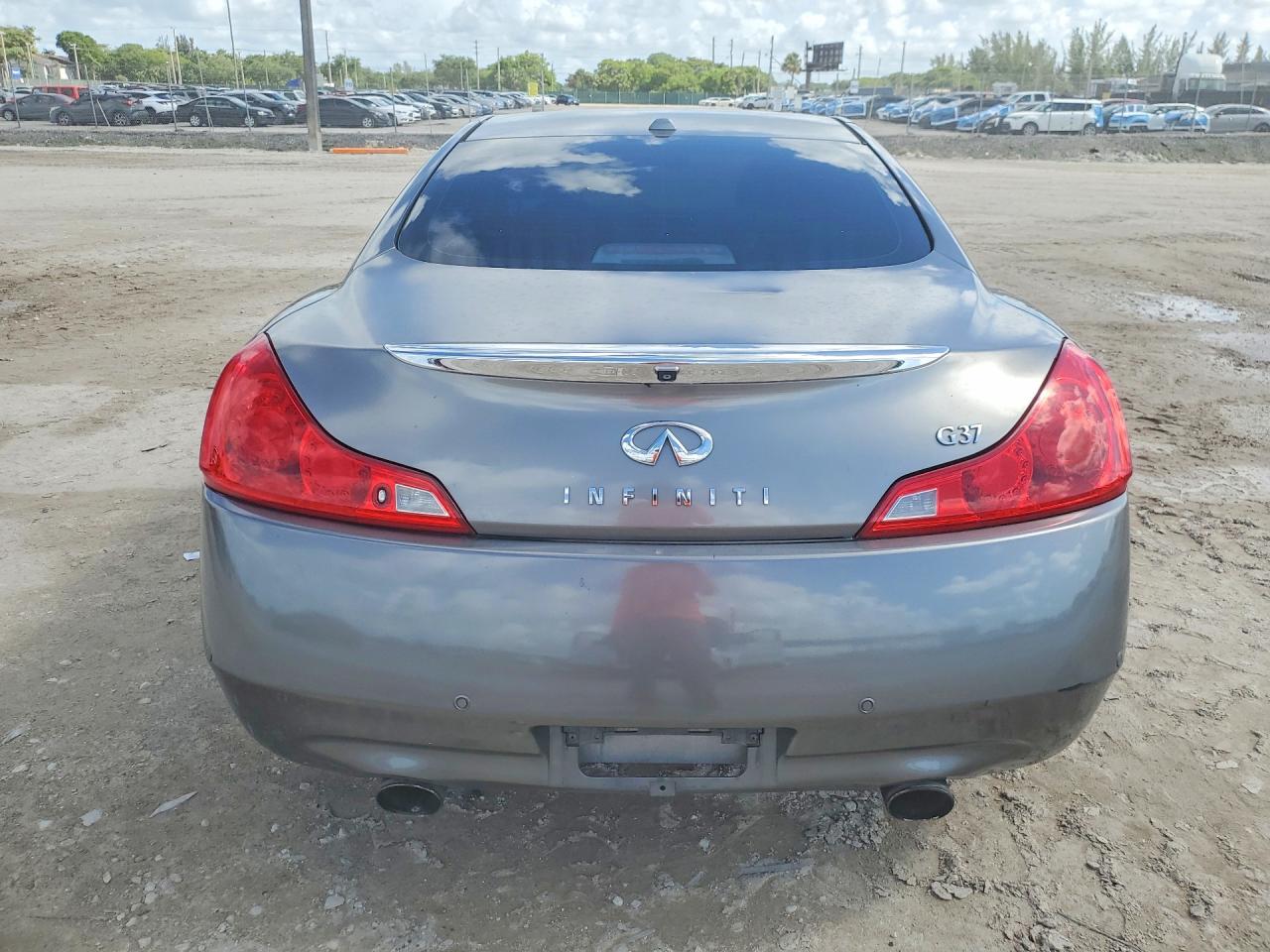 INFINITI G37 Base