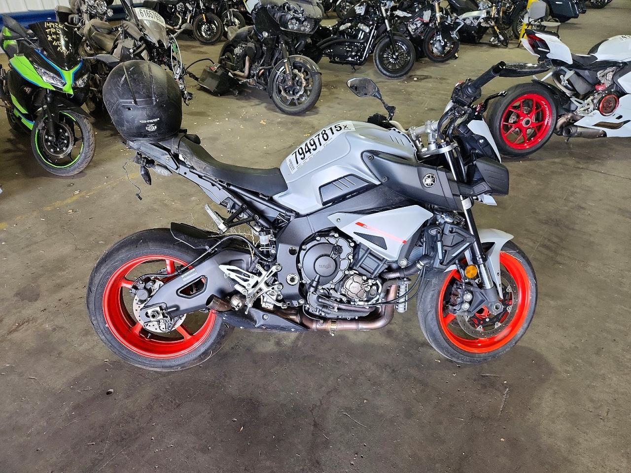 Salvage Yamaha Mtn1000 Image