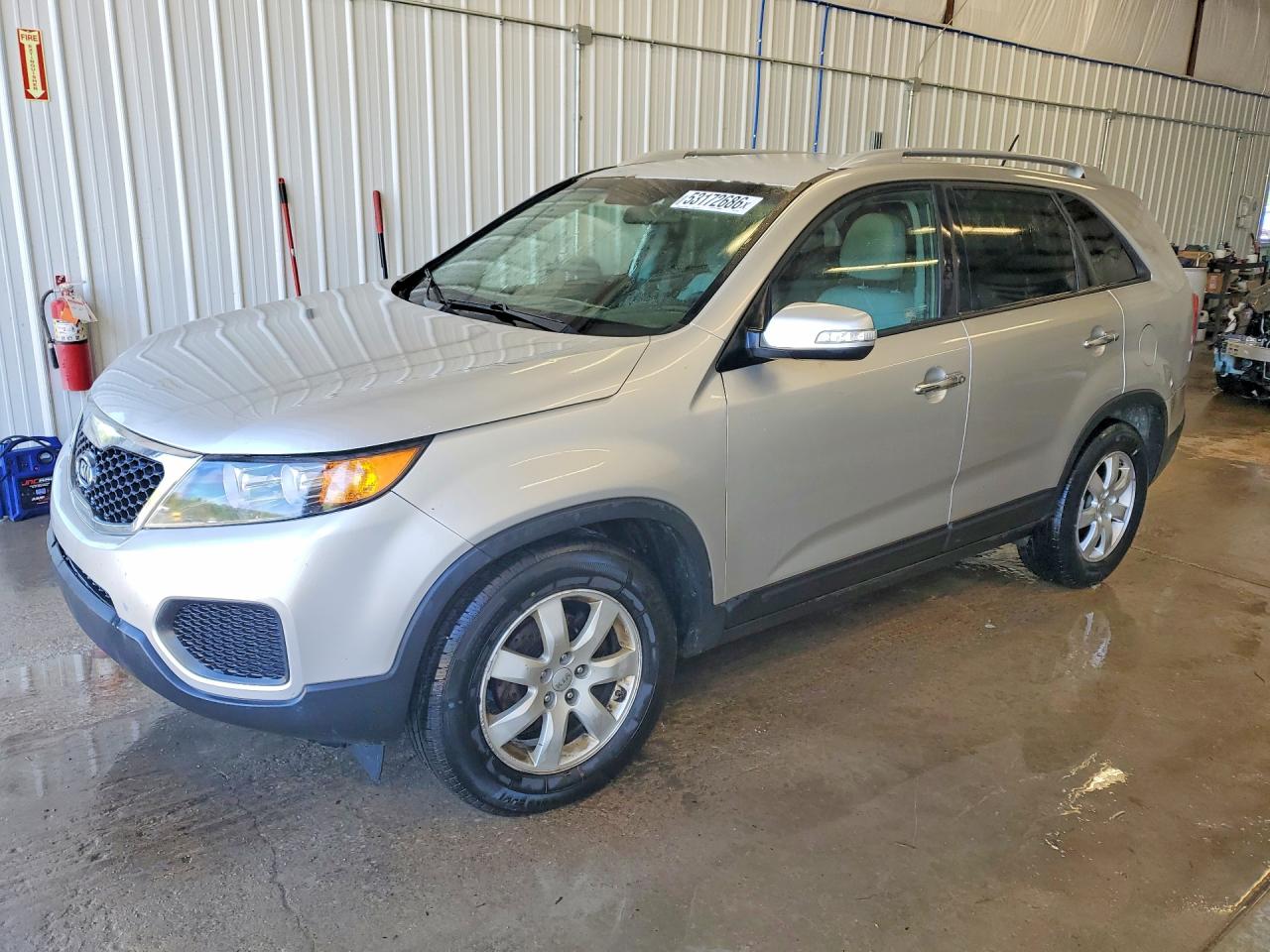 Salvage Kia Sorento Image