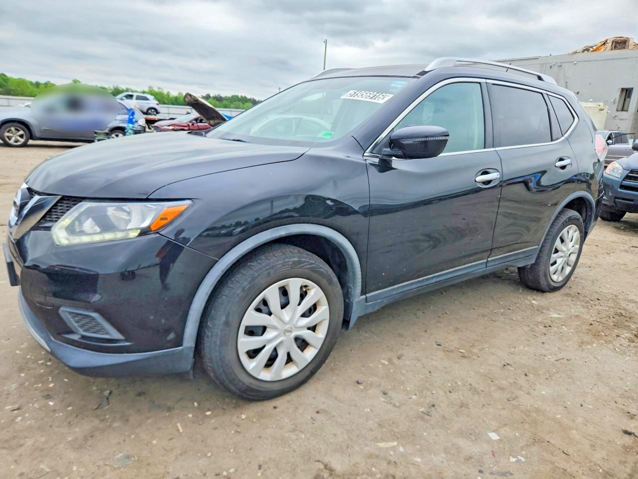 Salvage Nissan Rogue Image