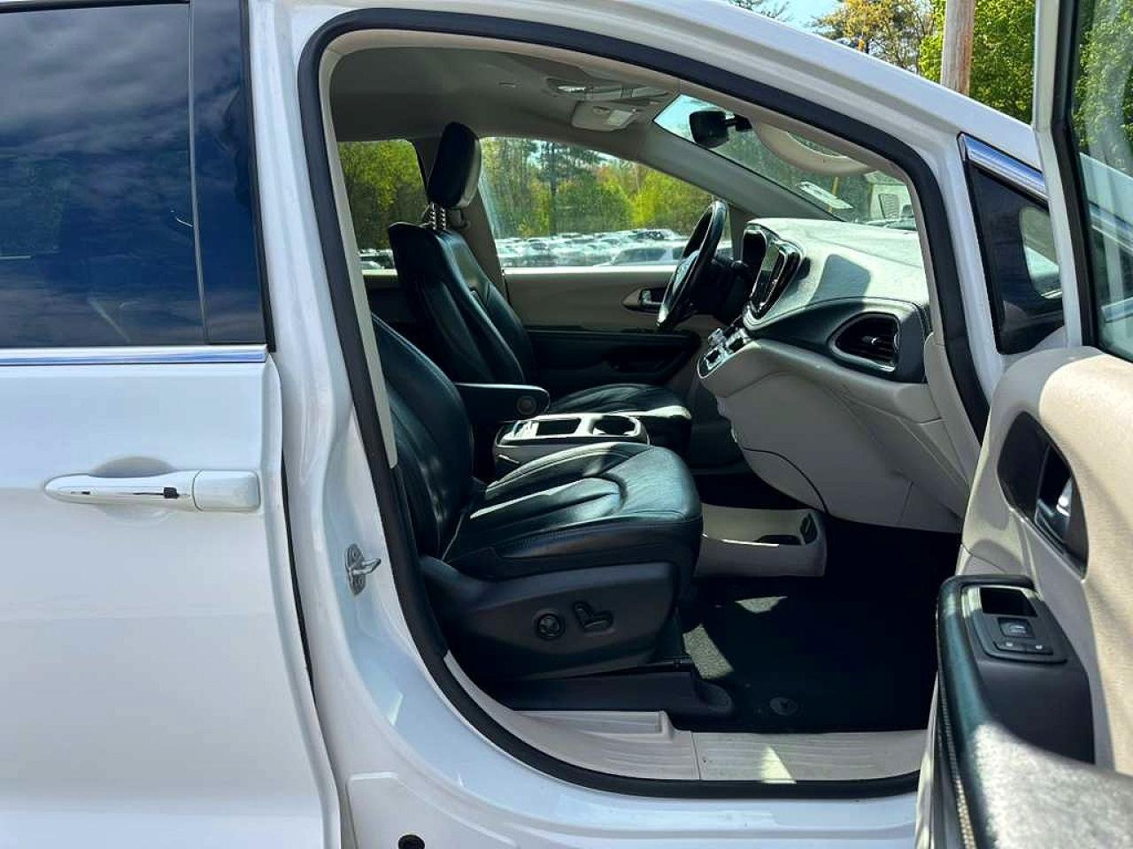 Chrysler Pacifica Hybrid Touring L