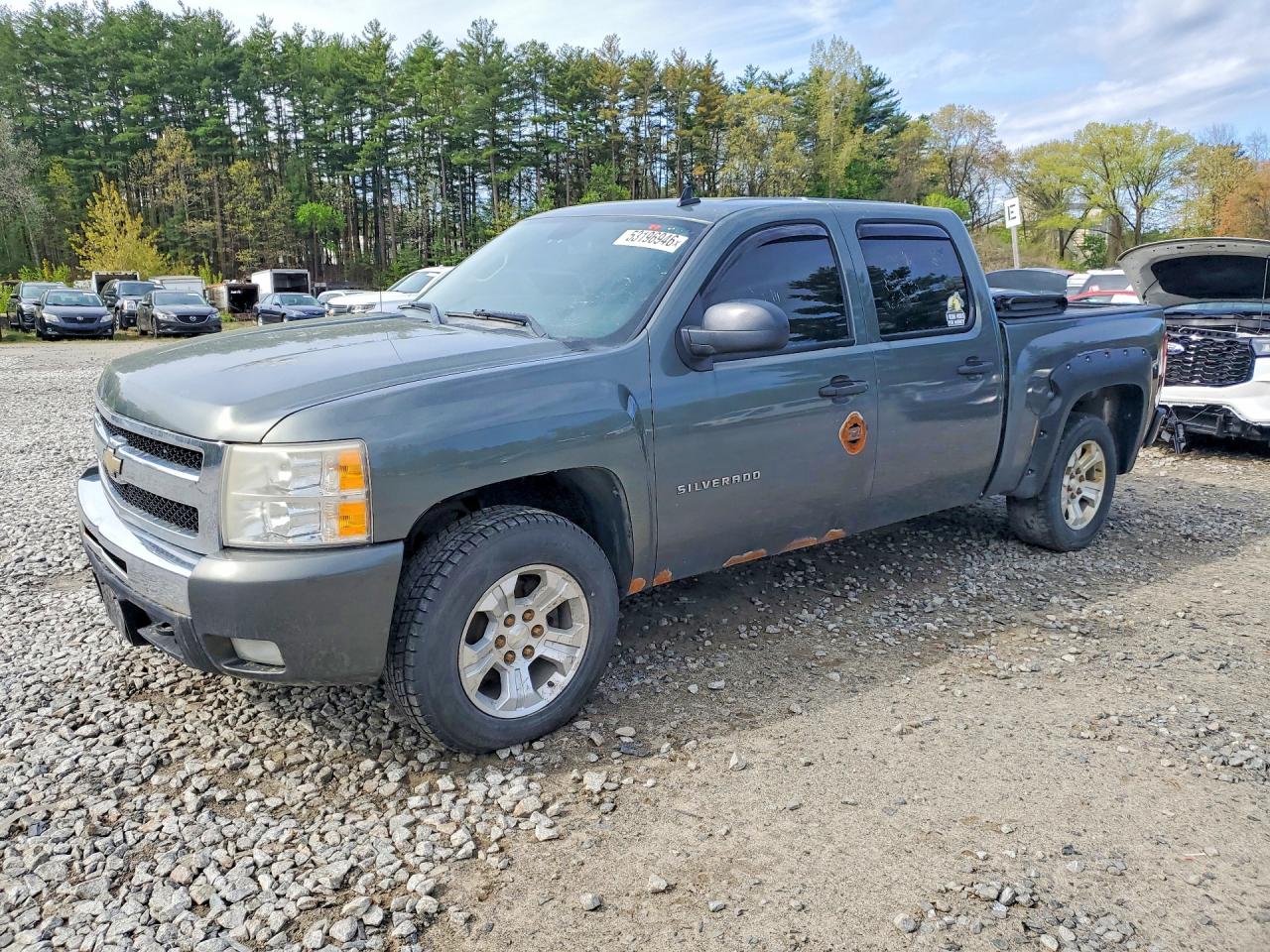 Salvage Chevrolet Silverado Image