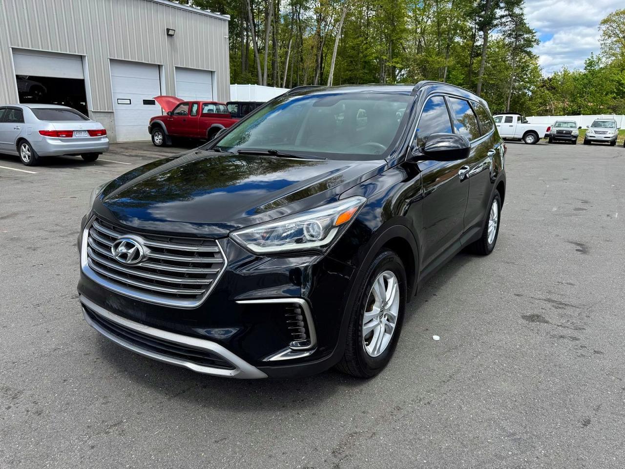 Salvage Hyundai SANTA FE Image