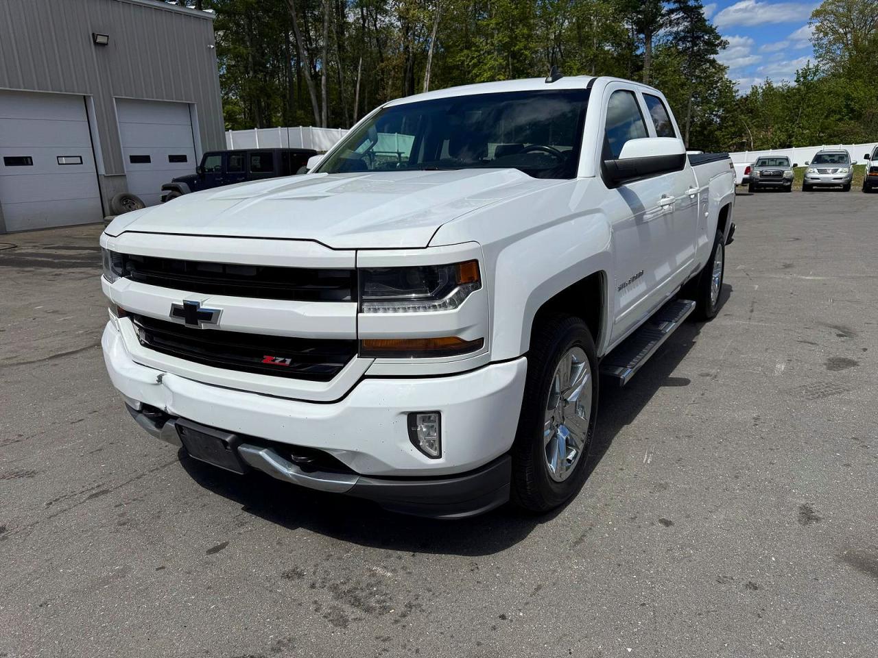 Salvage Chevrolet Silverado Image