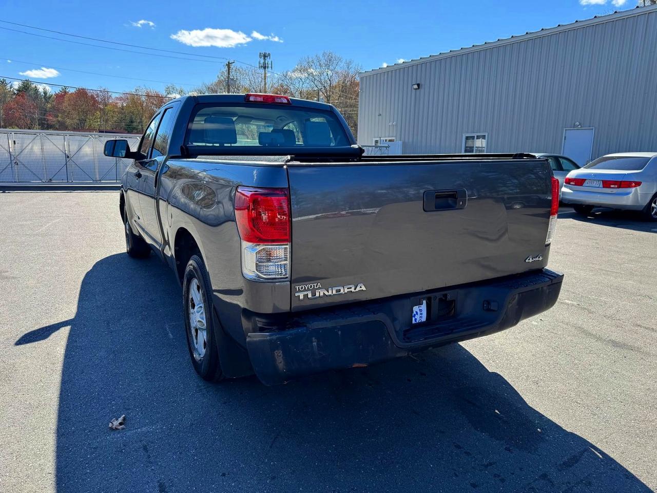 Toyota Tundra Double Cab Sr5