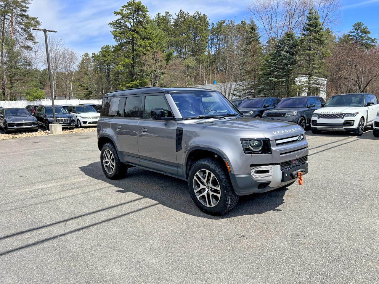Salvage Land Rover Defender Image