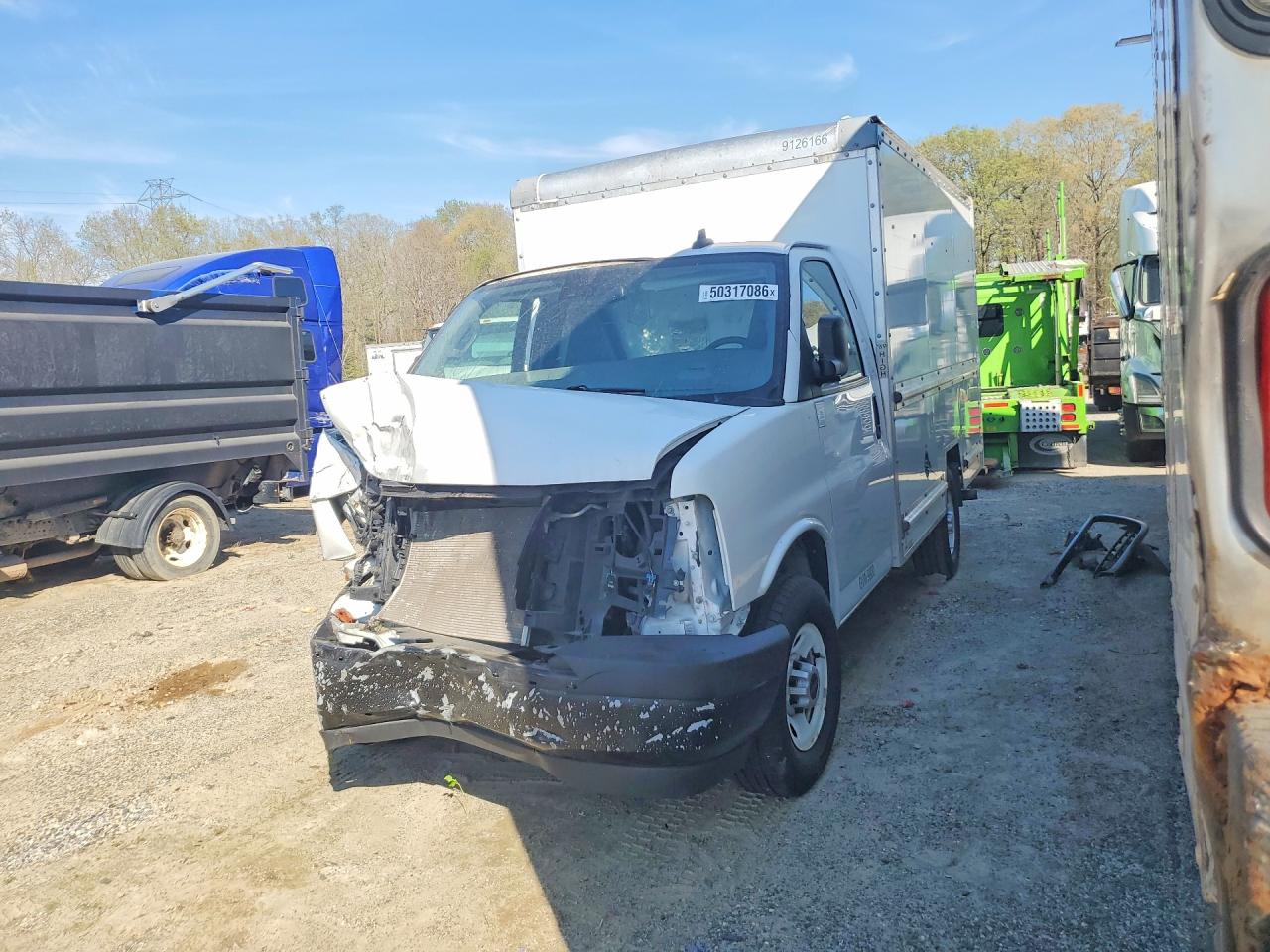 Salvage GMC Savana Image