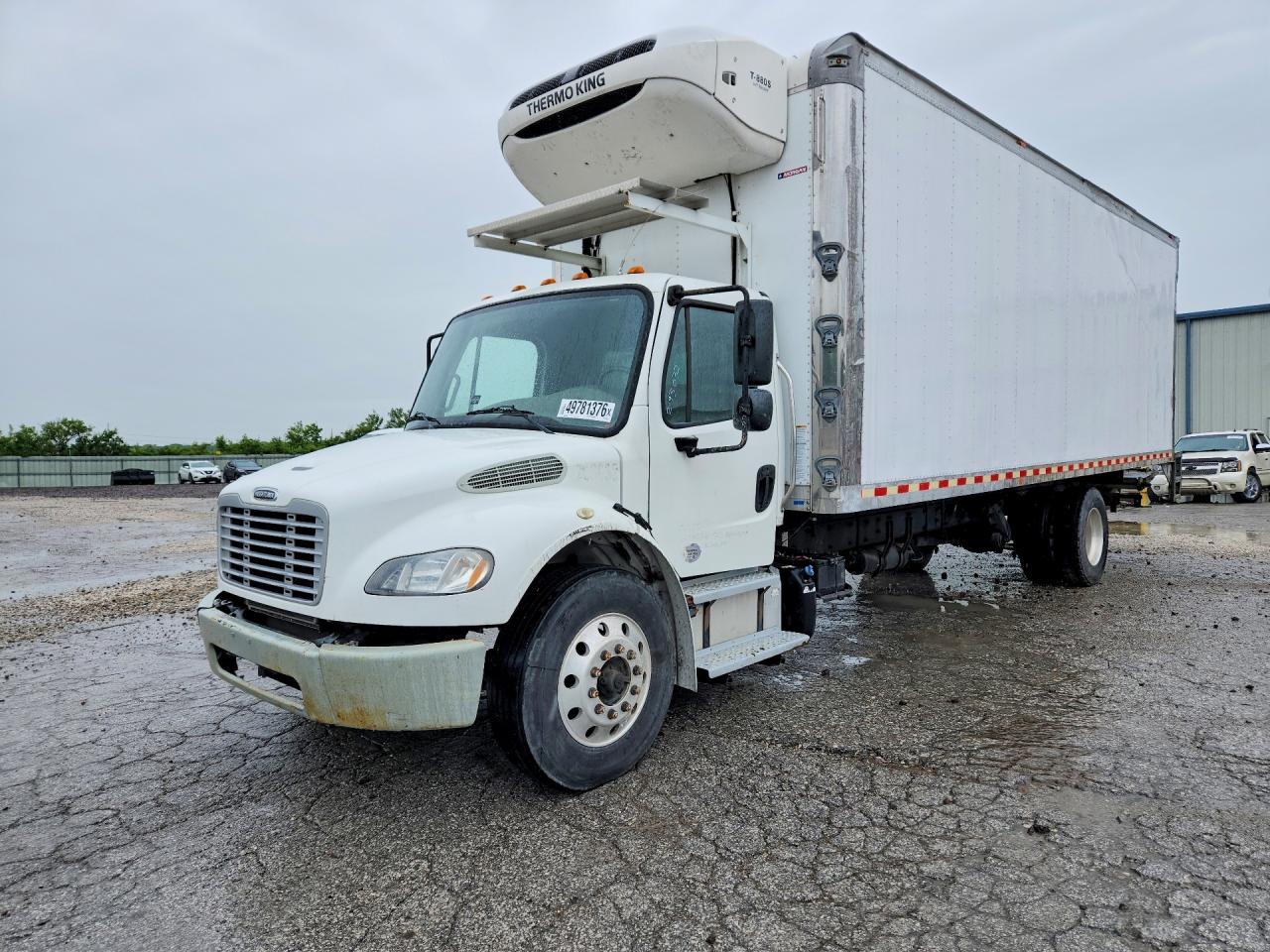 Salvage Freigliner M2 Image