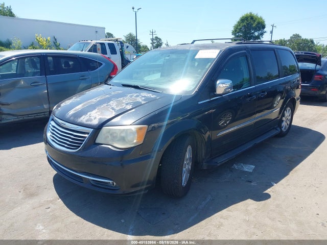 Chrysler Town & Country Touring-l
