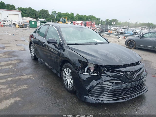Salvage Toyota Camry Image