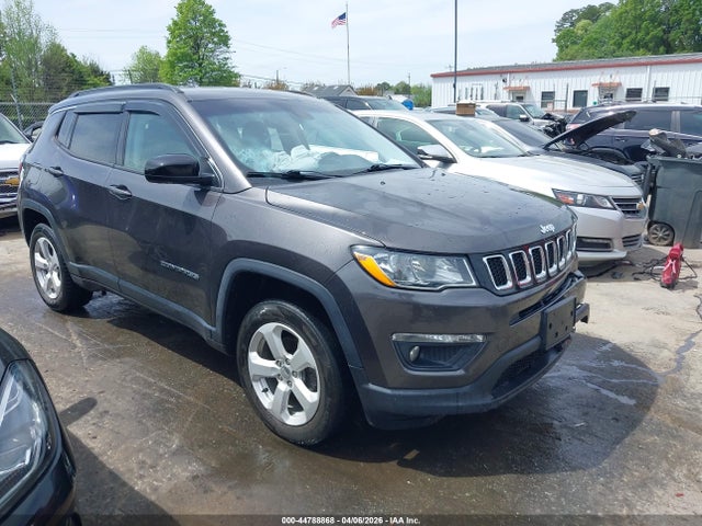 Salvage Jeep Compass Image