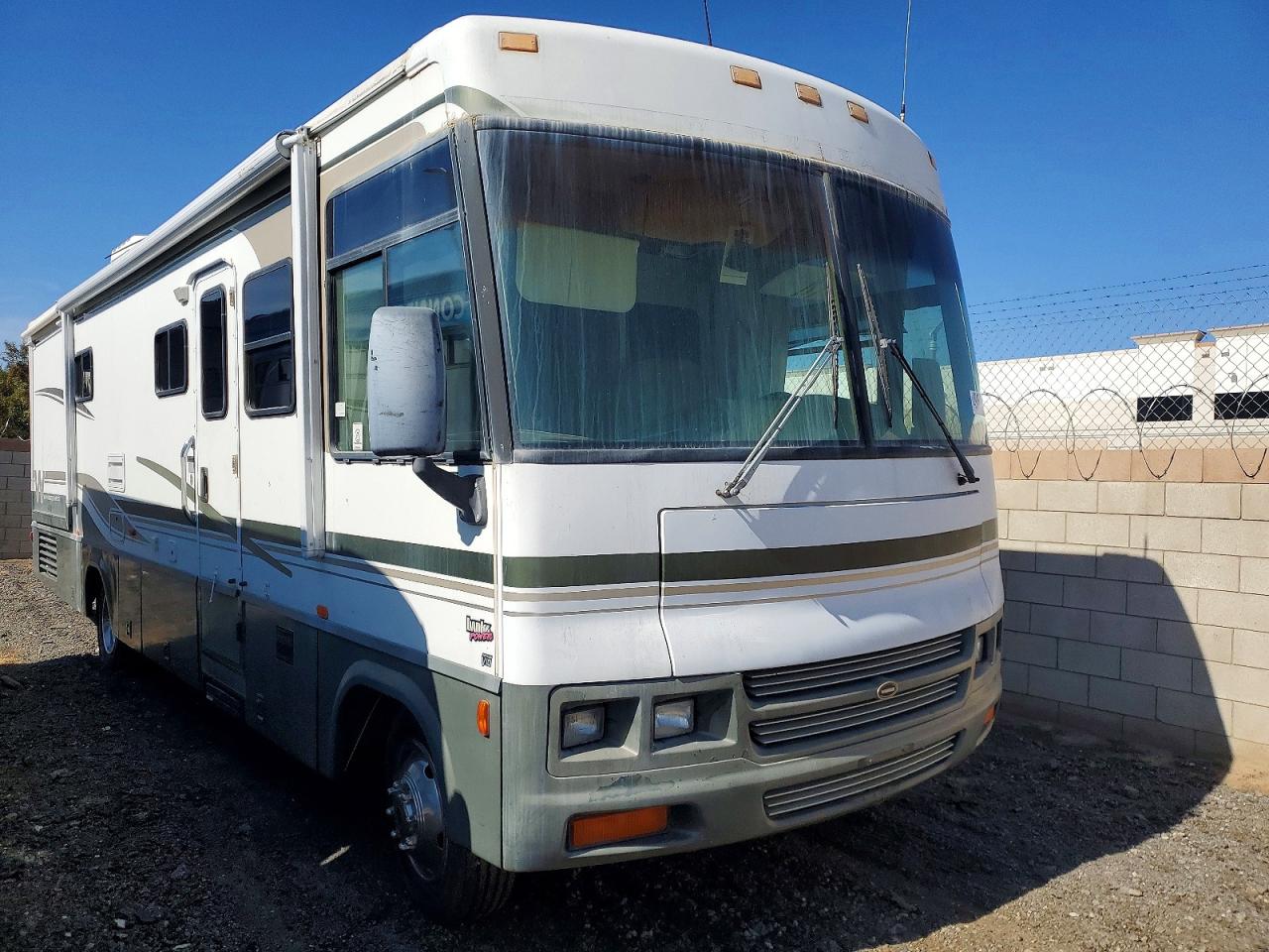 Salvage Winnebago F-550 Image