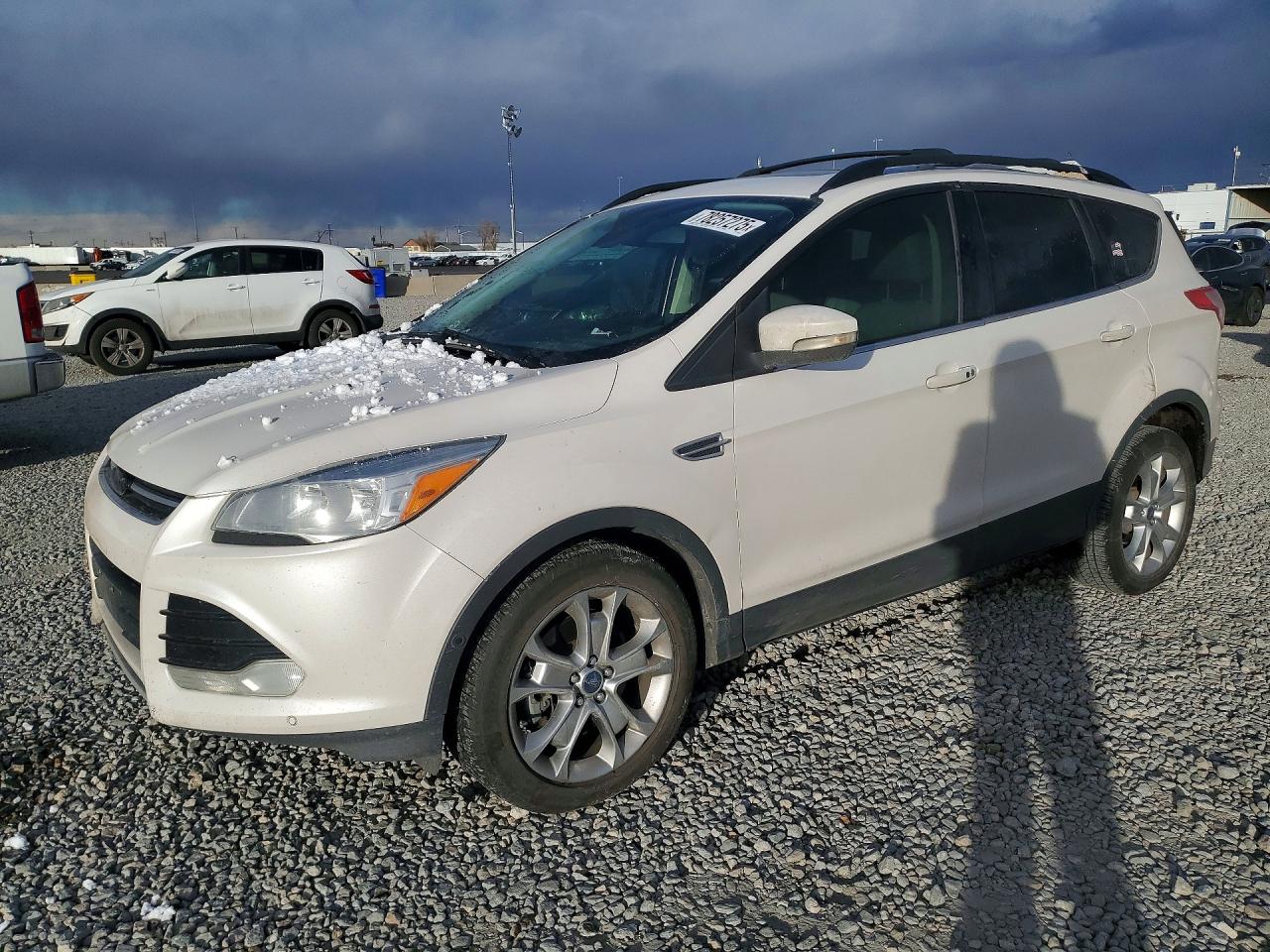 Salvage Ford Escape Image
