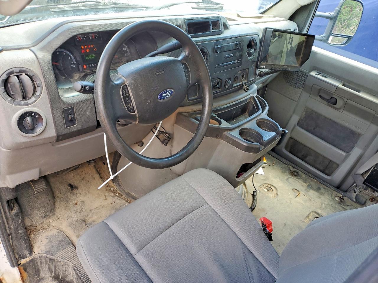 Ford Econoline E350 Super Duty Cutaway Van