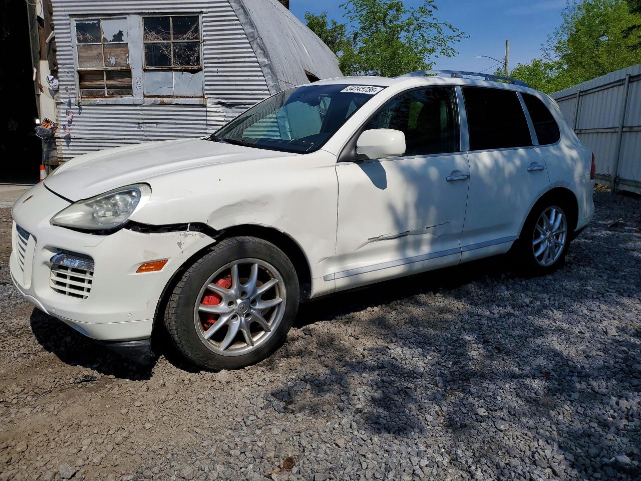 Salvage Porsche Cayenne Image