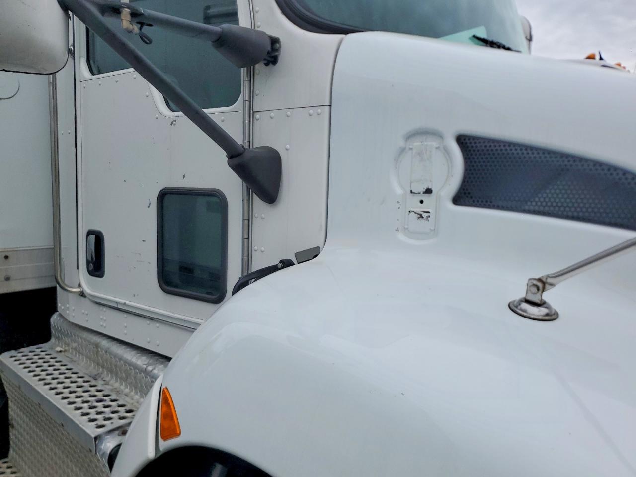 Kenworth T370