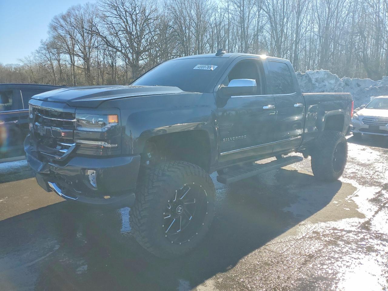 Salvage Chevrolet Silverado Image