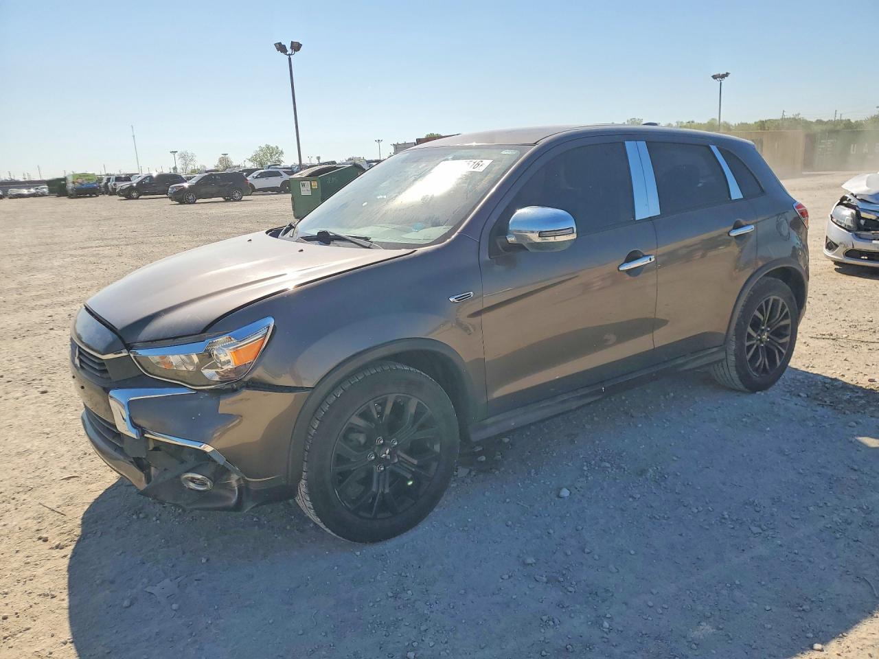 Salvage Mitsubishi Outlander Image