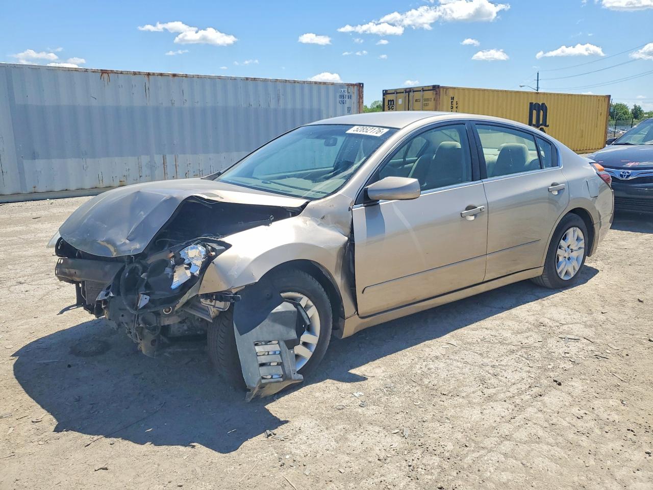 Salvage Nissan Altima Image