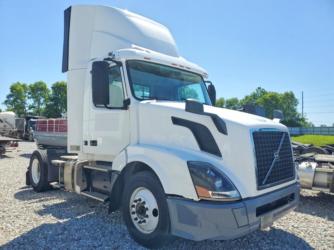 Salvage Volvo Vn Image