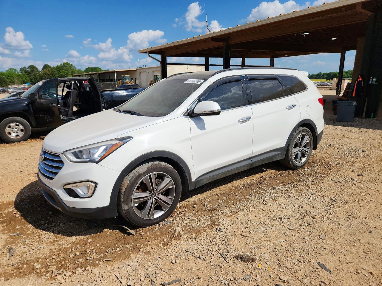 Salvage Hyundai SANTA FE Image