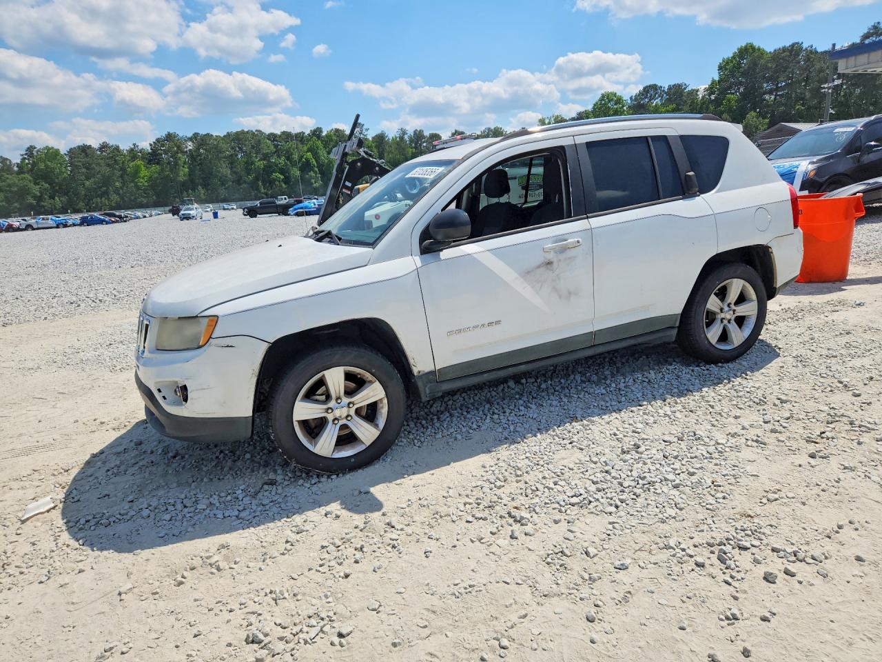 Salvage Jeep Compass Image