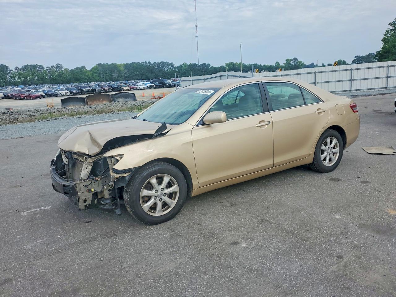 Salvage Toyota Camry Image