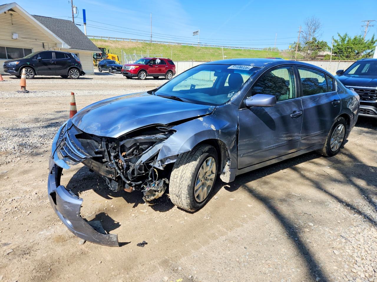 Salvage Nissan Altima Image