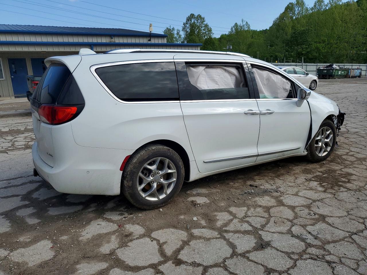 Chrysler Pacifica Limited