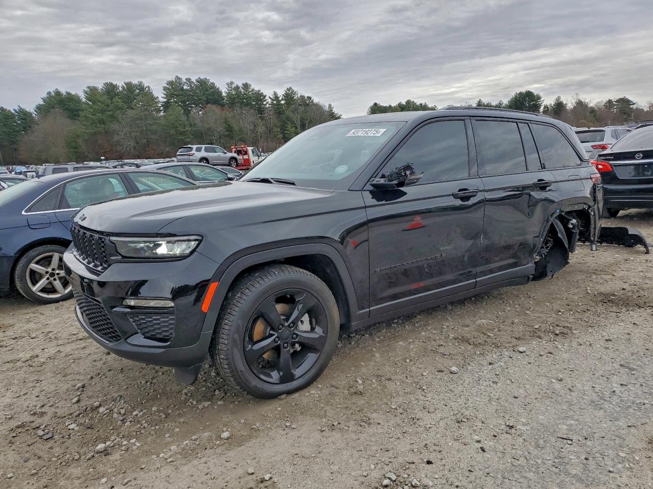 Salvage Jeep Cherokee Image