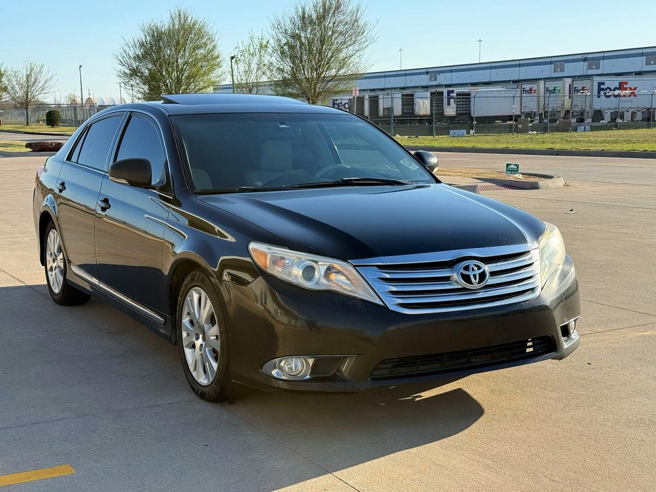 Salvage Toyota Avalon Image