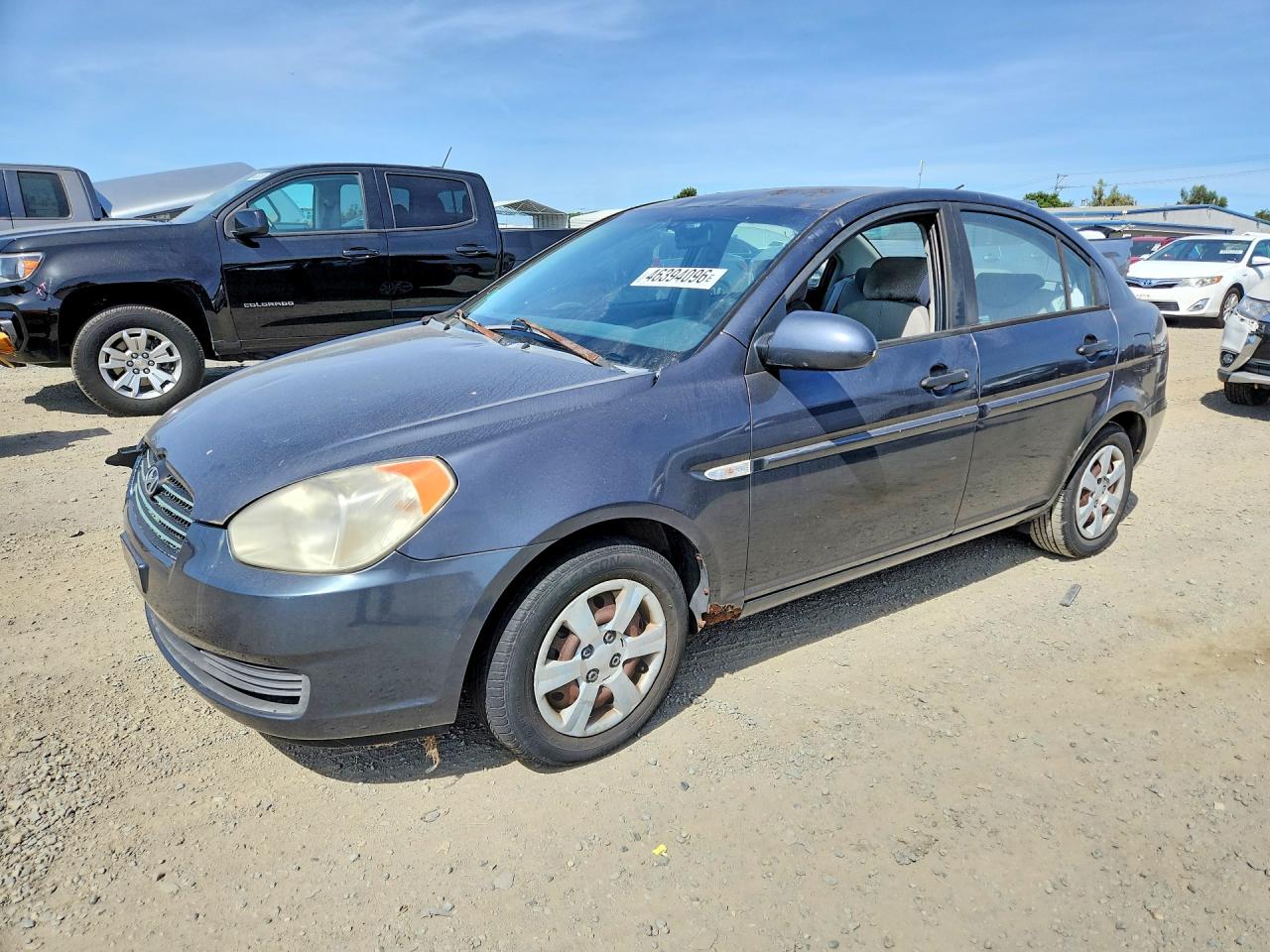 Salvage Hyundai ACCENT Image