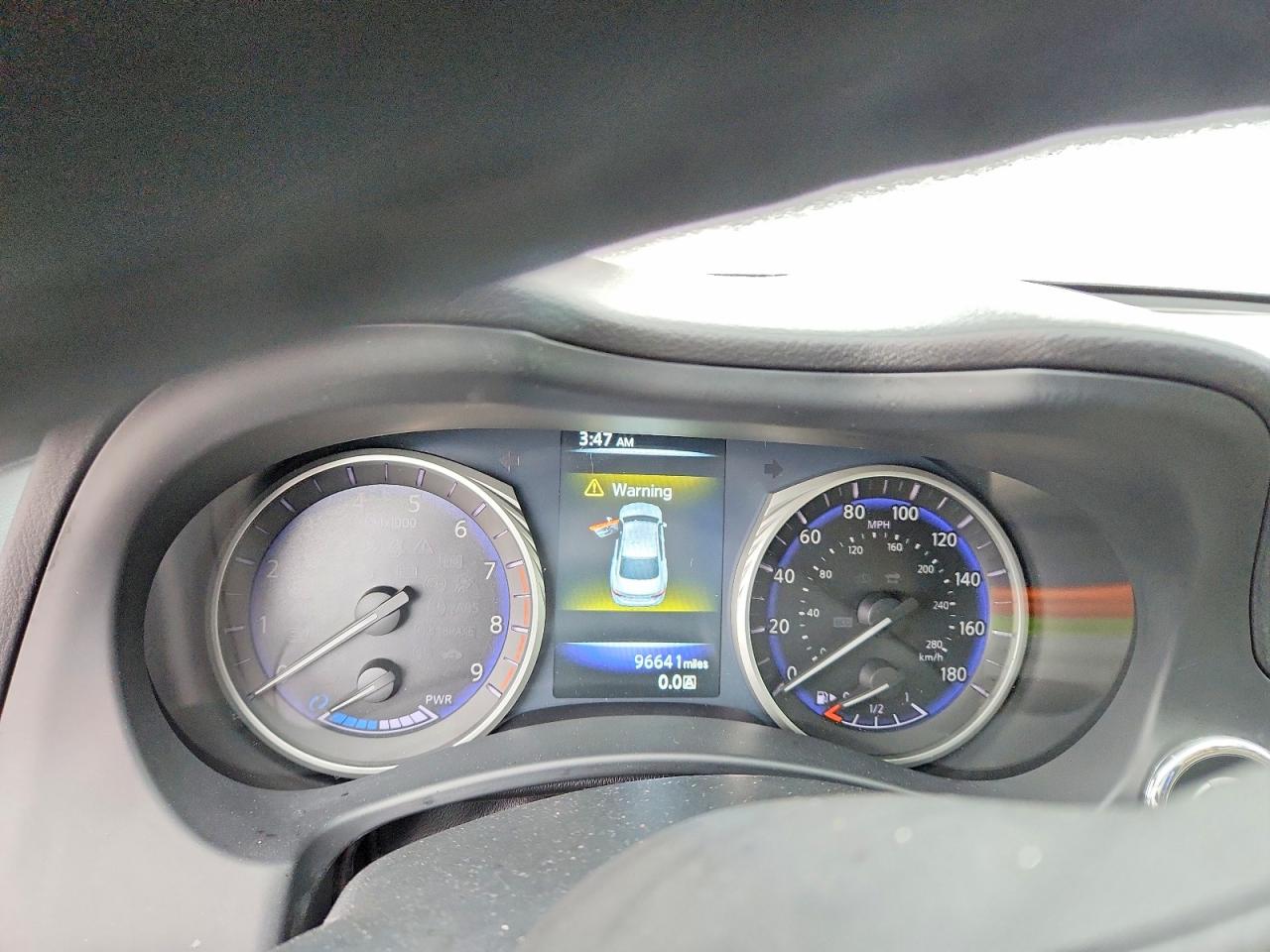 INFINITI Q50 Premium