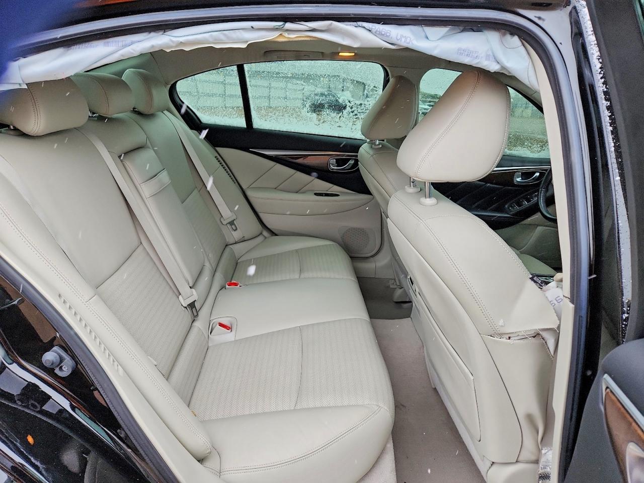 INFINITI Q50 Premium