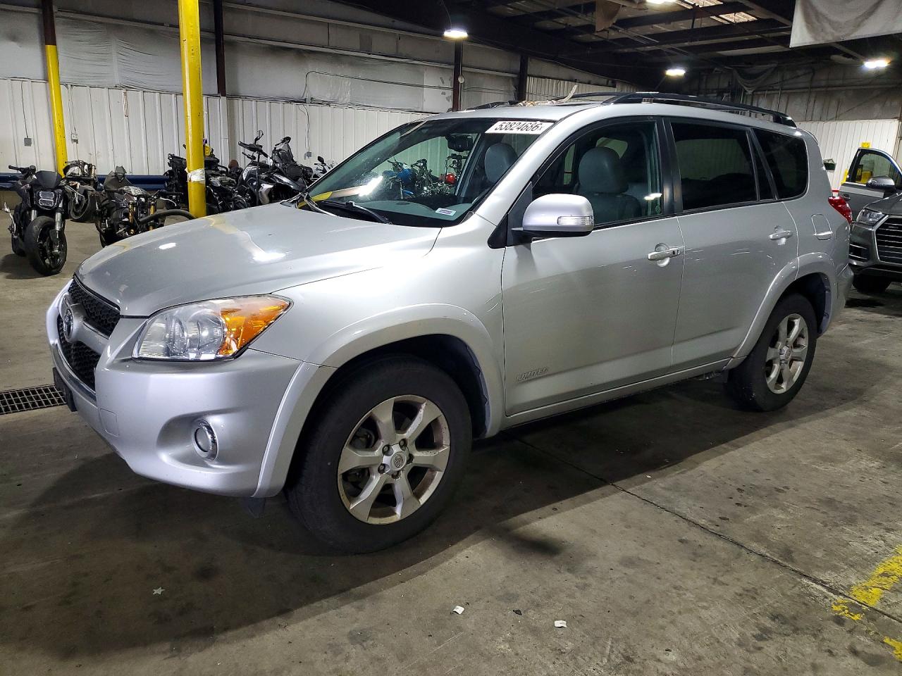 Salvage Toyota RAV4 Image