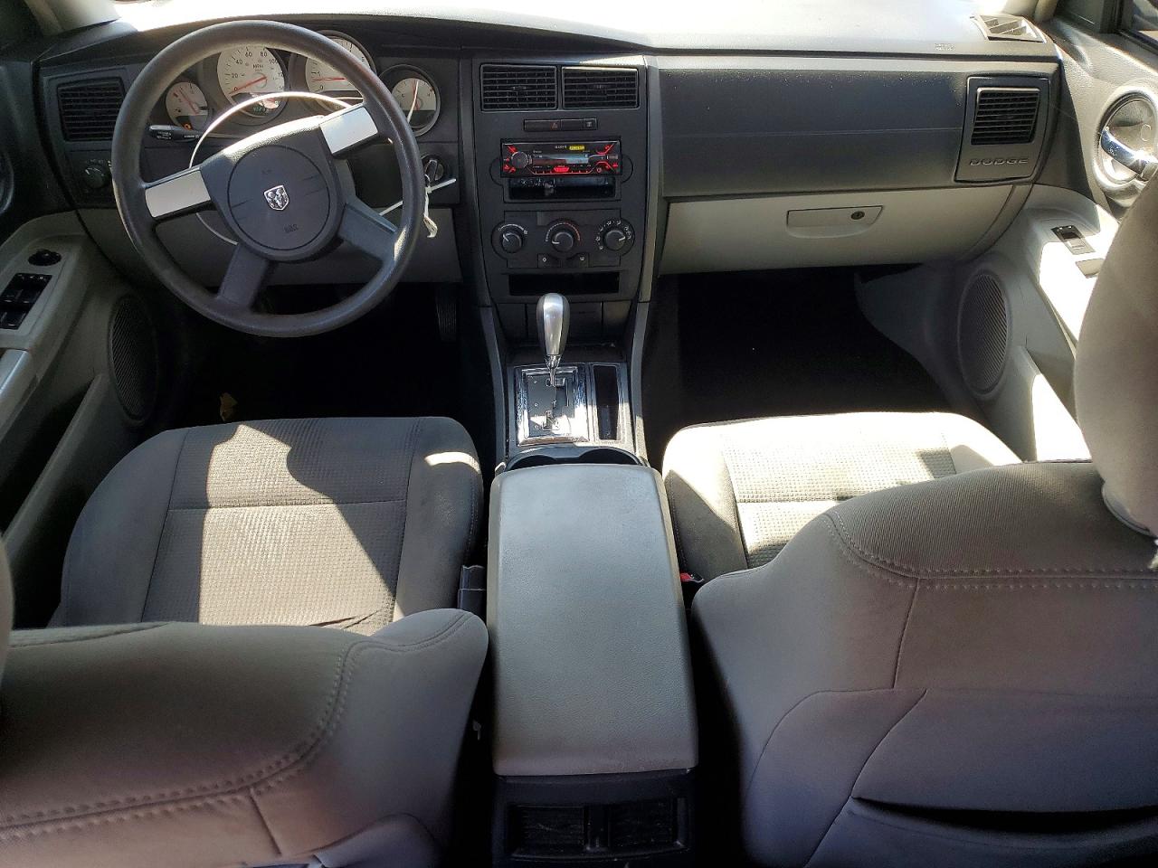 Dodge Charger Se
