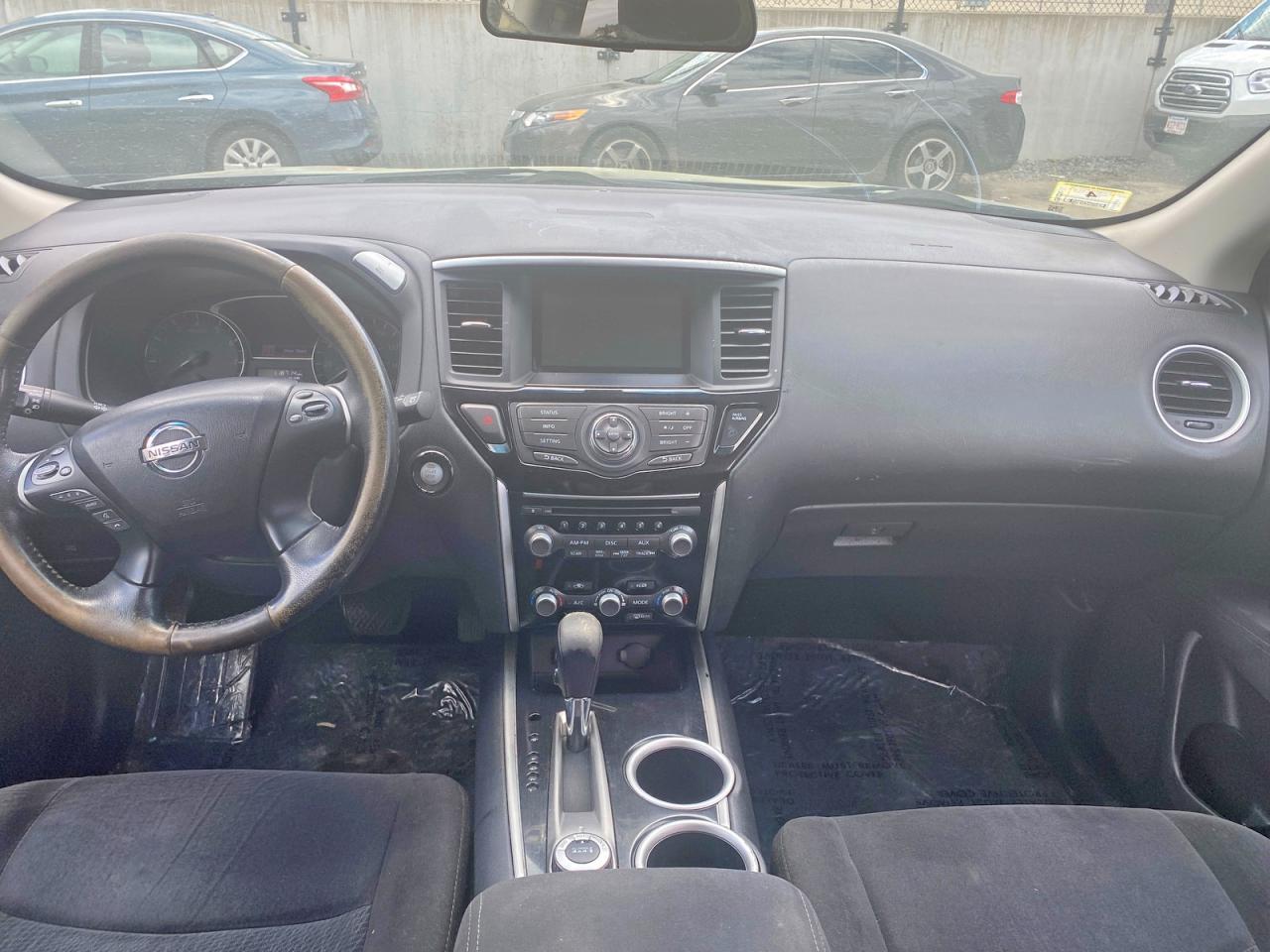 Nissan Pathfinder S
