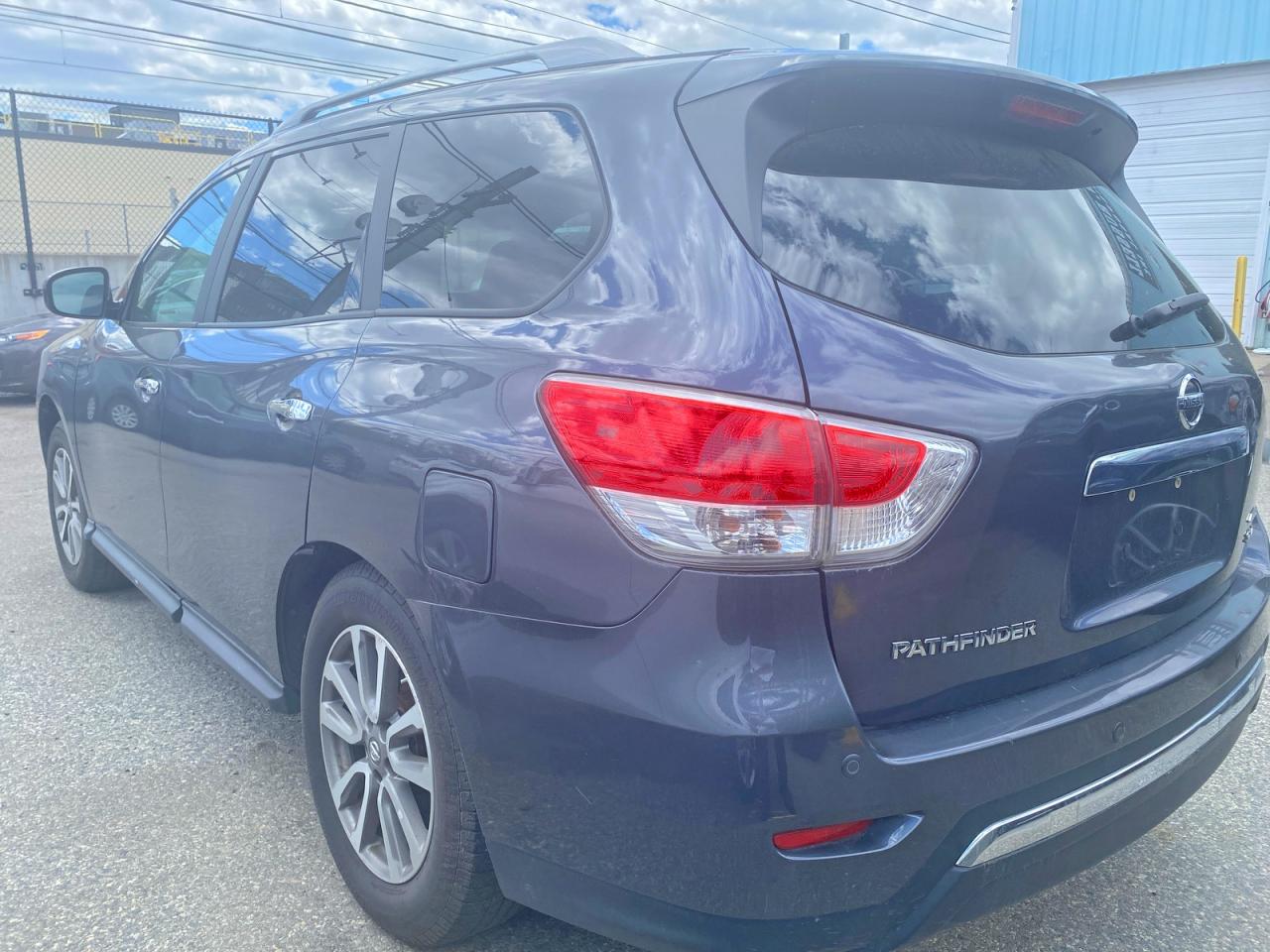 Nissan Pathfinder S